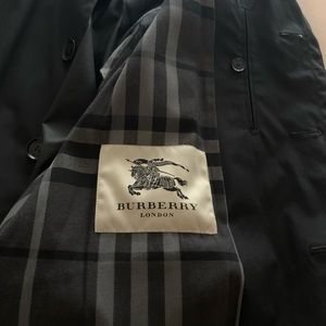 Burberry waterproof trench coat excellent condition